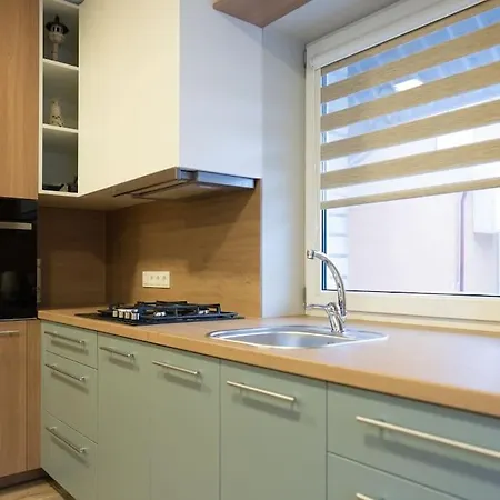 Ancia Close To Center With Private Yard